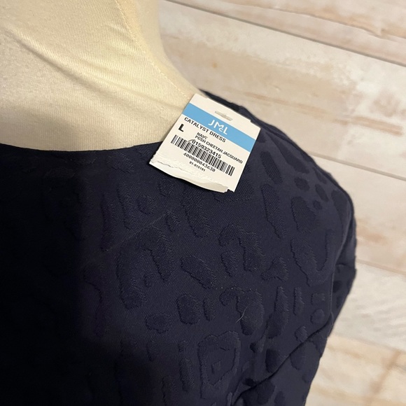 NWT J.Mclaughlin size L Catalyst dress in navy - Picture 4 of 11